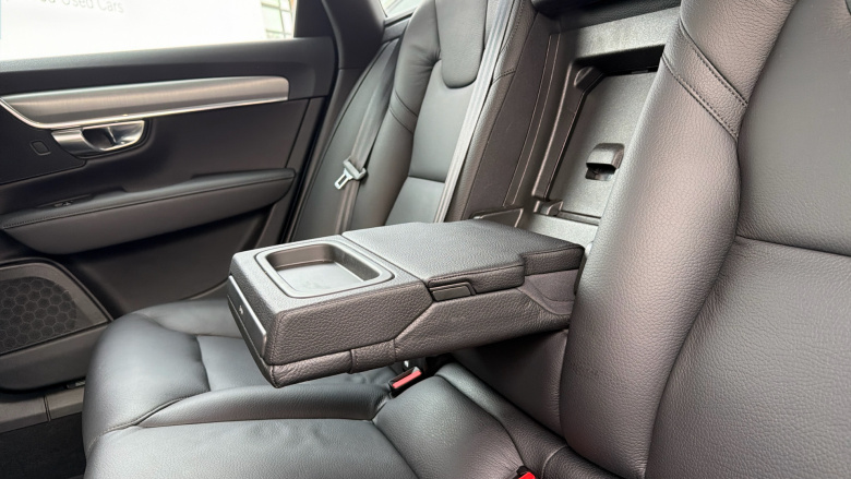 Volvo V90 2.0 T4 Momentum Plus 5dr Geartronic Petrol Estate